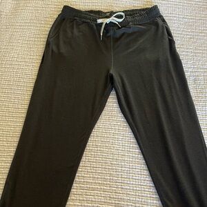 VUORI Women's performance knit joggers size L
